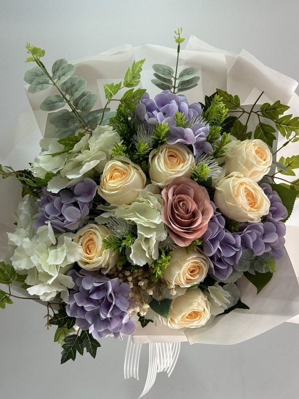 Yapay Ortanca Gül Buketi